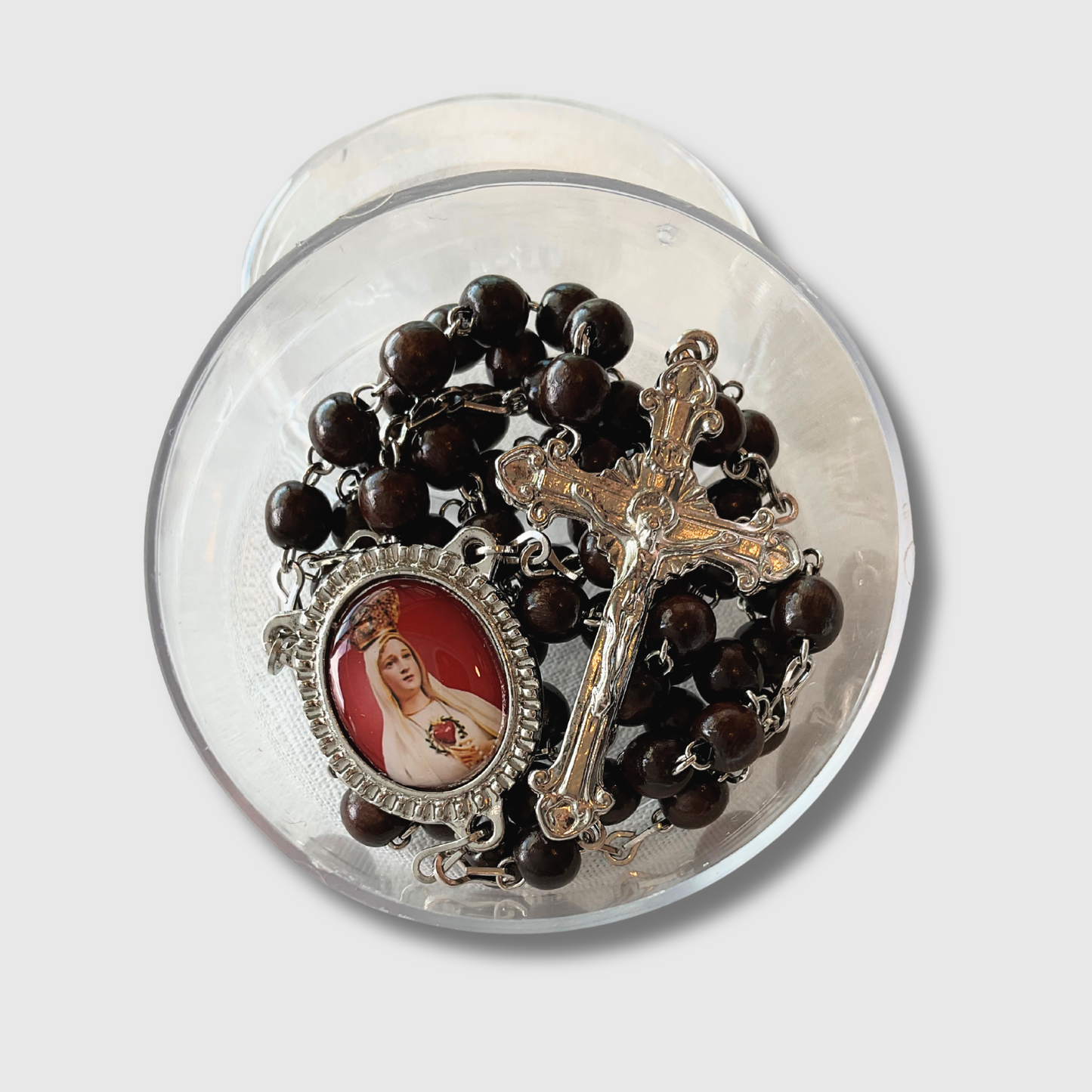 Rosario de madera con crucero doble imagen.