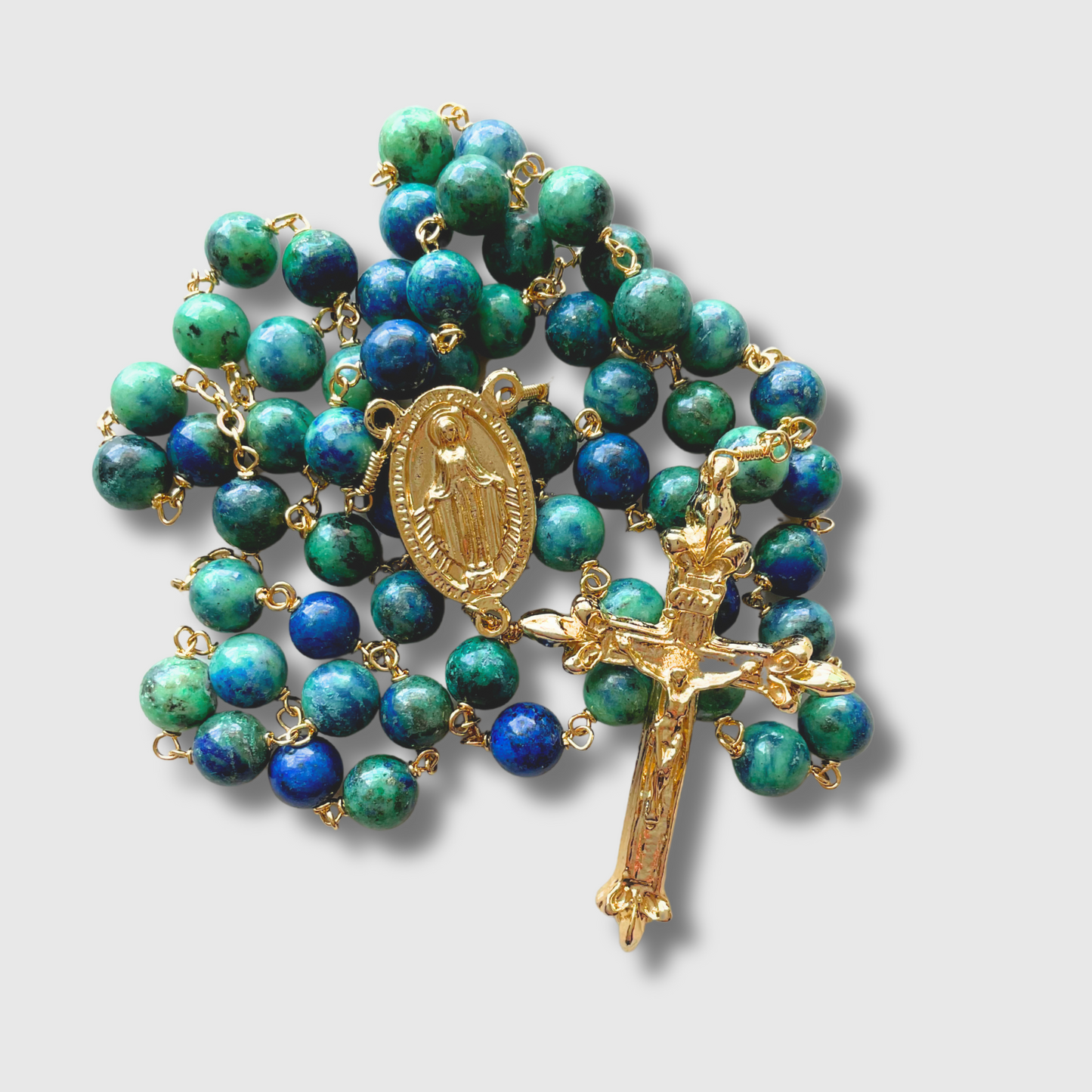 Rosario de piedra color verde oscuro con crucero medalla milagrosa, baño de oro 24 k.