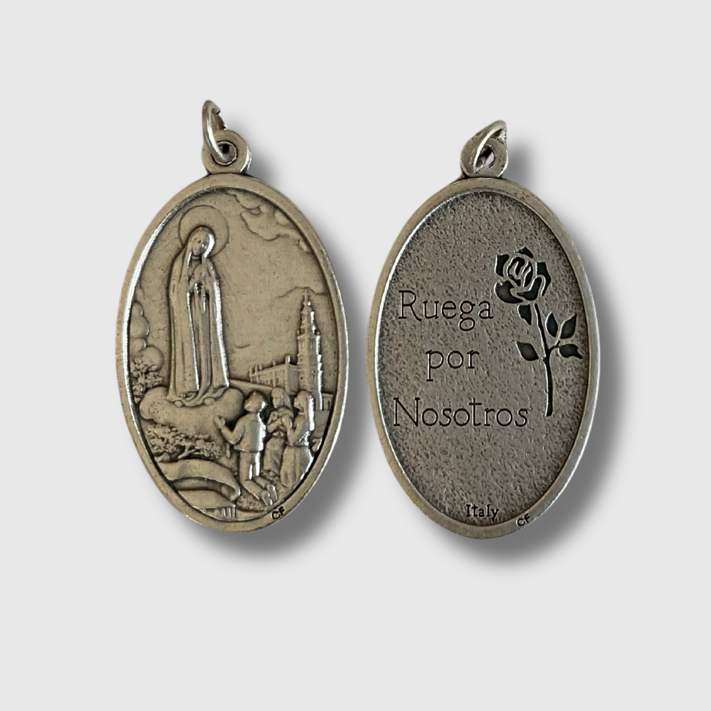 Medalla italiana Virgen de Fátima con pastorcitos.