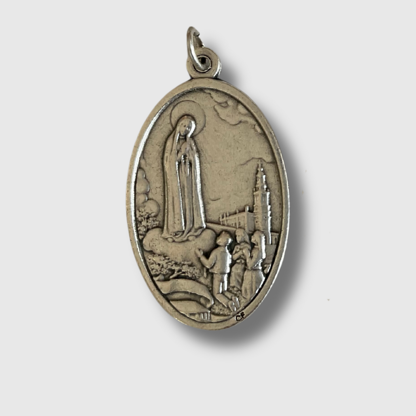 Medalla italiana Virgen de Fátima con pastorcitos.