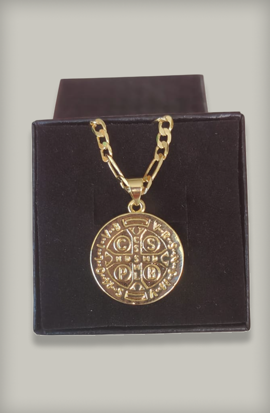 Medalla San Benito en oro laminado