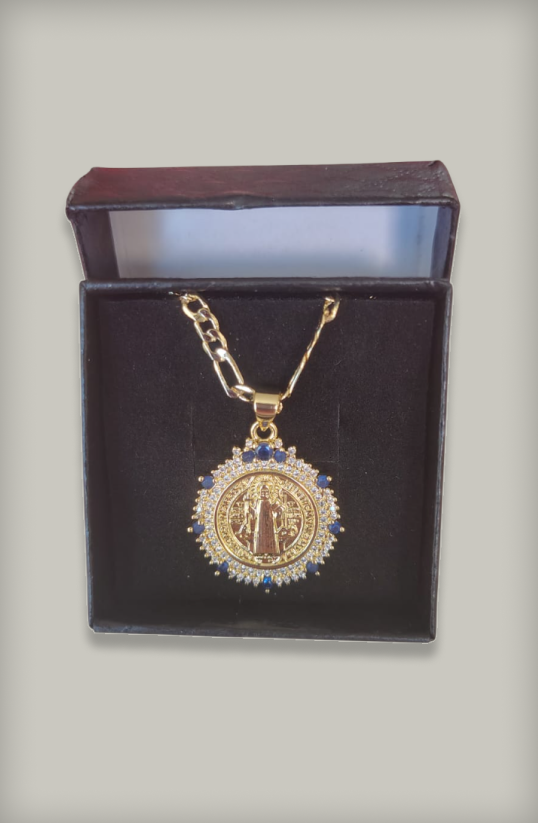 Medalla San Benito con Circonias