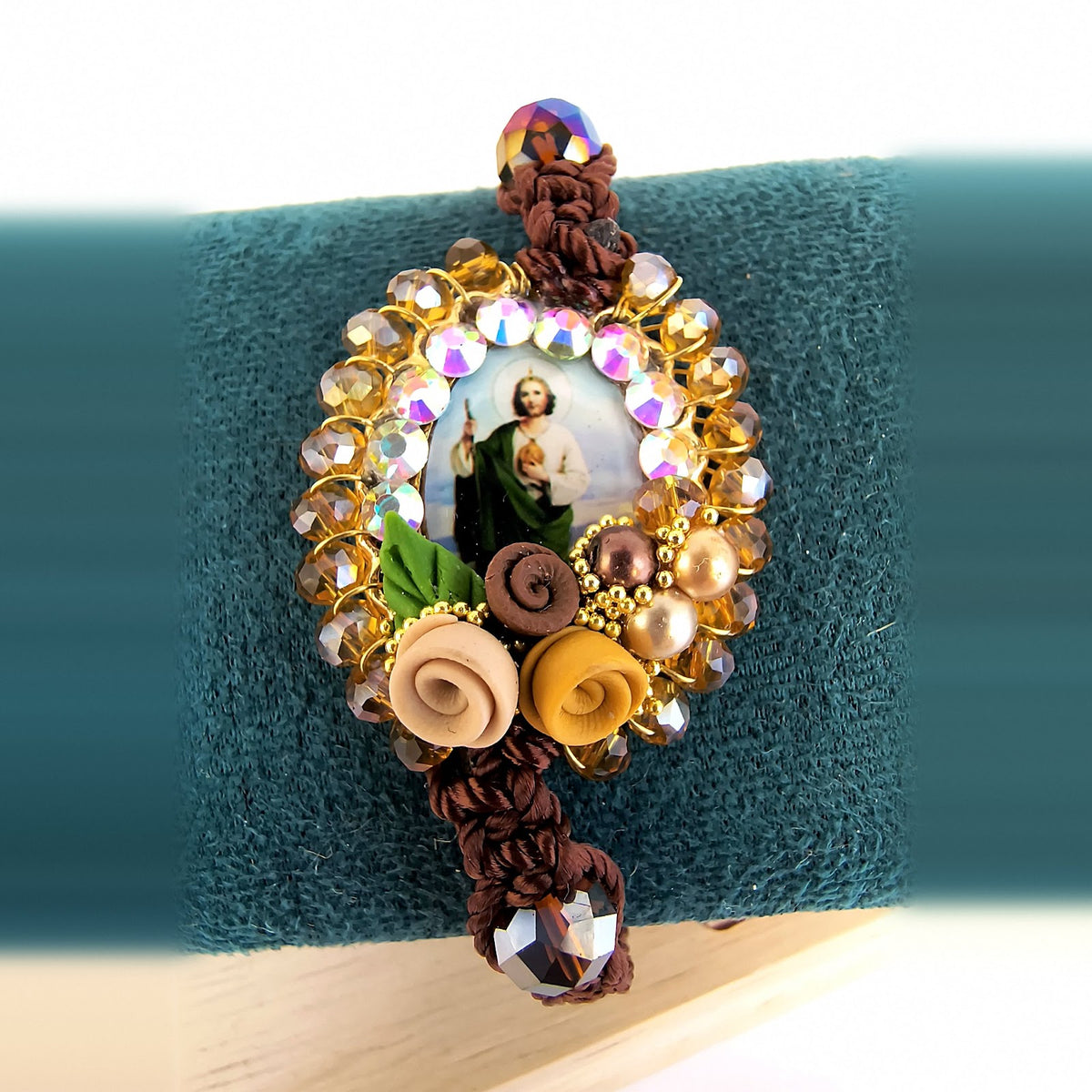 Pulsera Tejida Medalla San Judas Tadeo Decorada