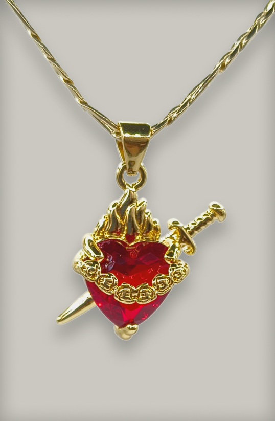 Dije Corazón Inmaculado Corazón María en cristal color rojo.