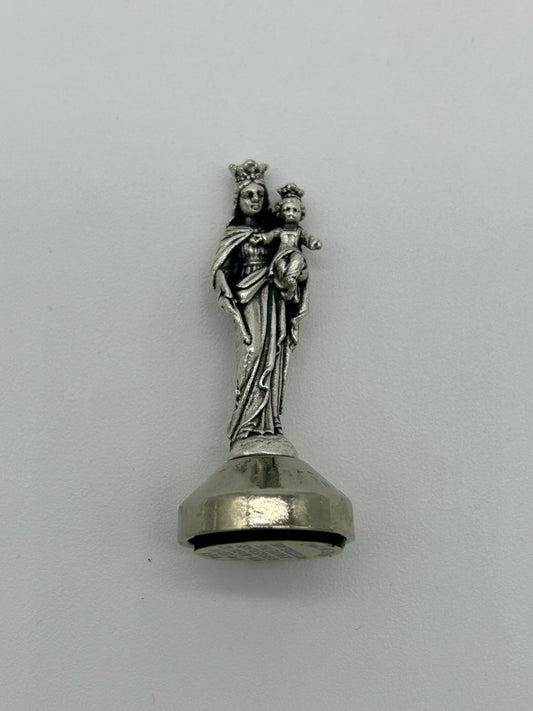 Figura metálica Virgen María Auxiliadora Italiana para escritorio con adhesivo.