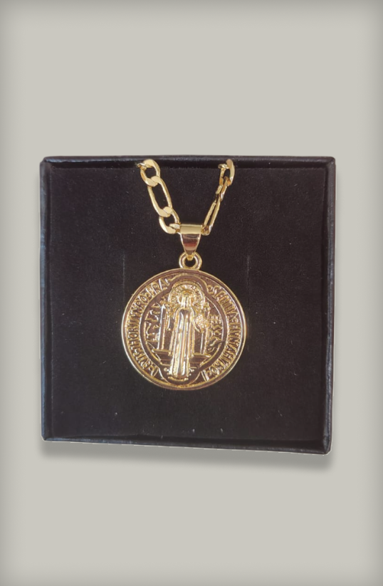 Medalla San Benito en oro laminado
