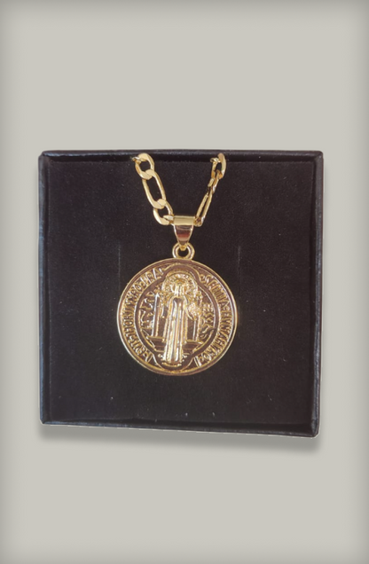 Medalla San Benito en oro laminado